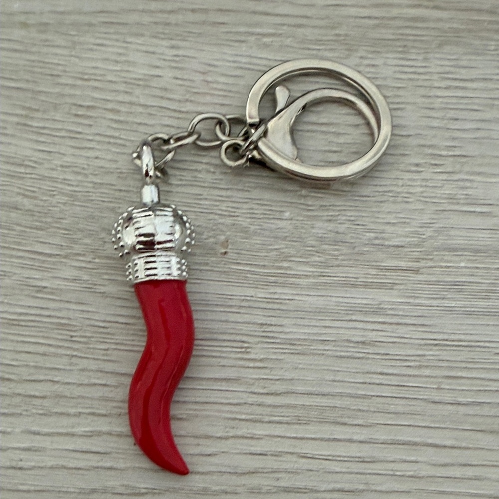 Italian horn (cornicello) keychain with a silver-tone crown
